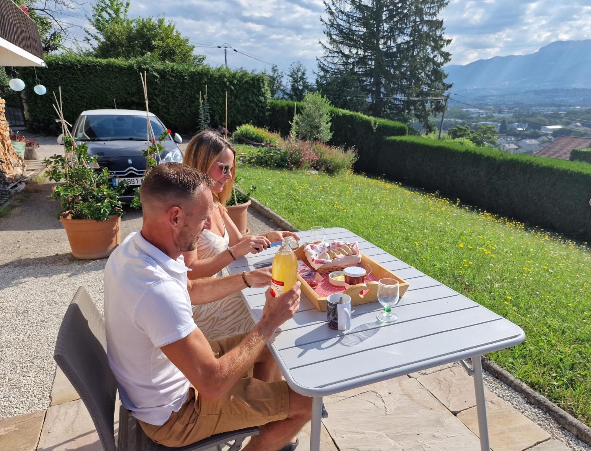 Studio Bellevue Appart Independant Renove 2024 Piscine Parking Proche Centre Annecy Poisy Exterior foto